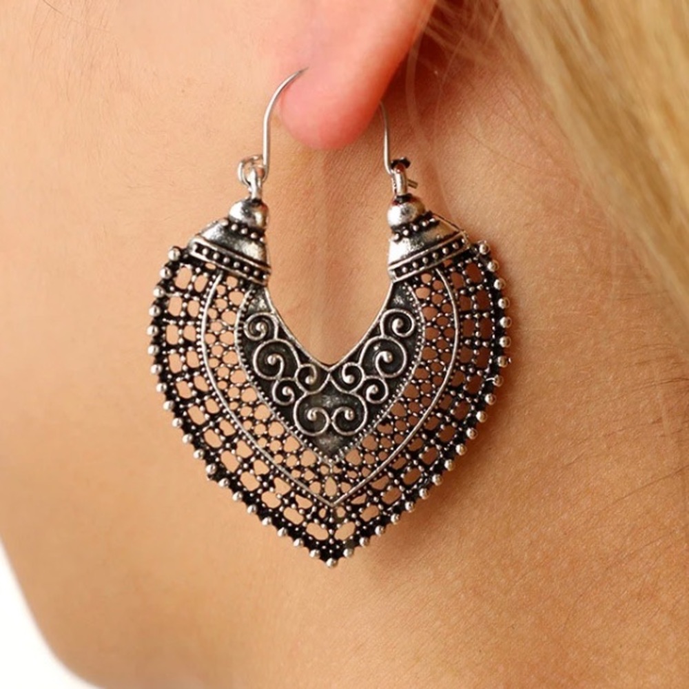 HEART ♡ GOLD Earrings Bohemian with Gift Pouch Bag - Picture 3 of 4